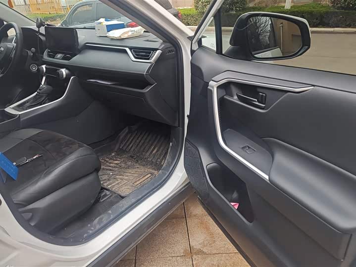 Photo 8 - Toyota Wildlander