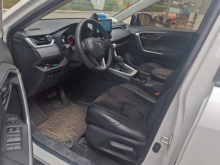 Photo 9 - Toyota Wildlander