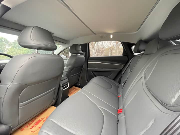 Фото 9 - XPeng Mona M03