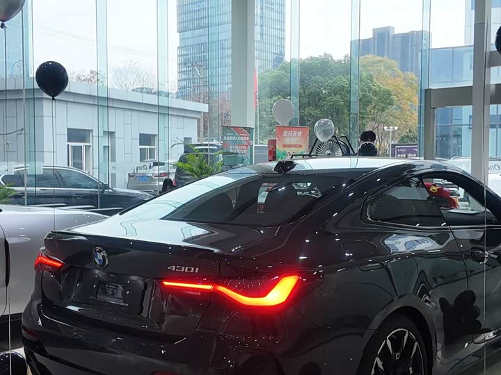 Photo 5 - BMW 4 Series