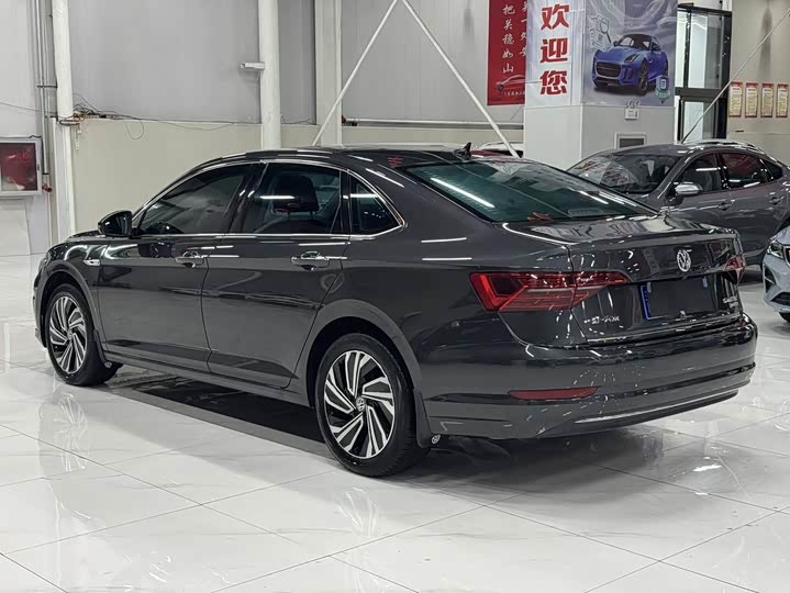 Фото 2 - Volkswagen Sagitar L