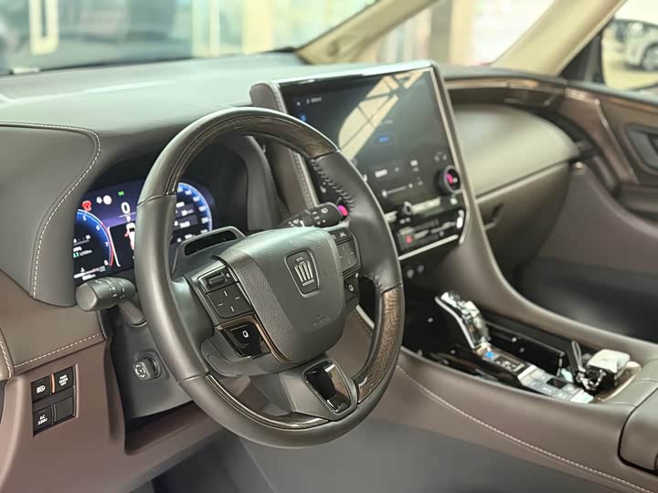 Photo 7 - Toyota Vellfire