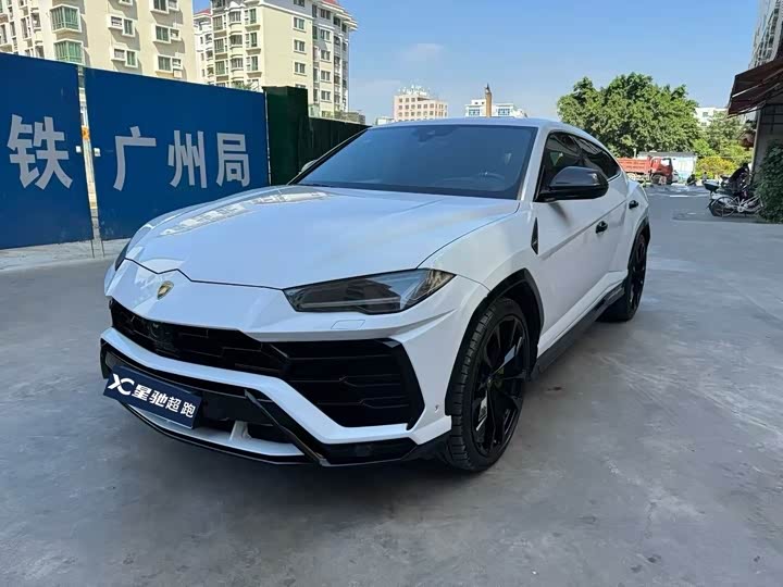 Фото 2 - Lamborghini Urus