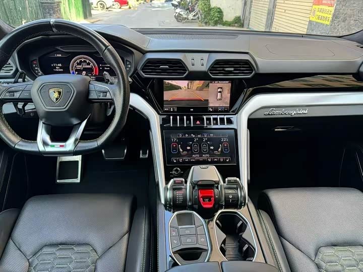 Фото 6 - Lamborghini Urus