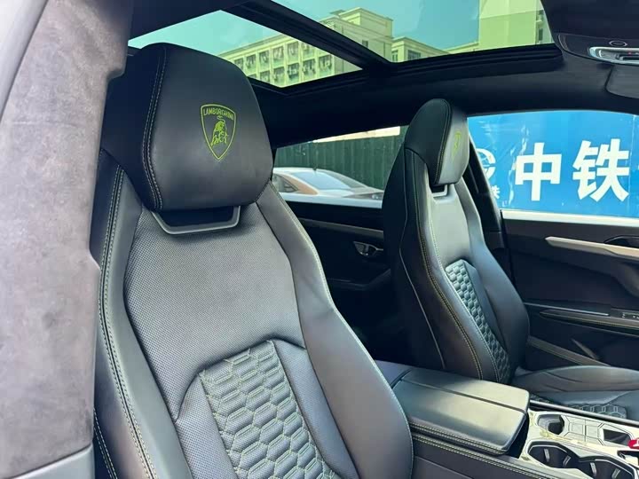 Фото 7 - Lamborghini Urus