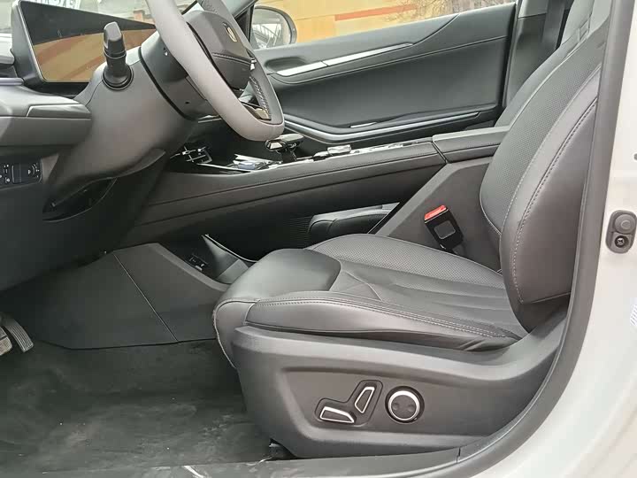 Фото 9 - Changan Raeton Plus