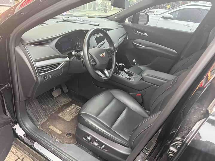 Фото 3 - Cadillac XT4