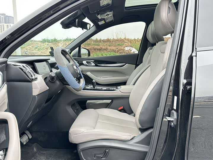 Фото 4 - Geely Atlas L