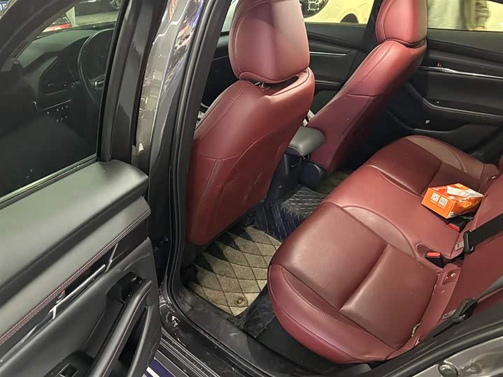 Фото 9 - Mazda 3 (Axela)