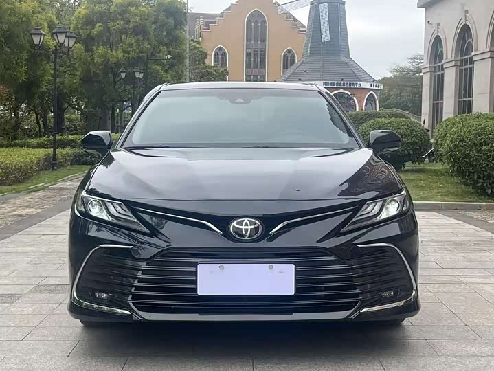 Фото 3 - Toyota Camry