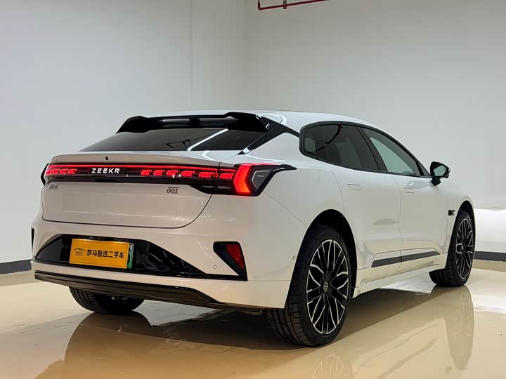Photo 4 - Zeekr 001