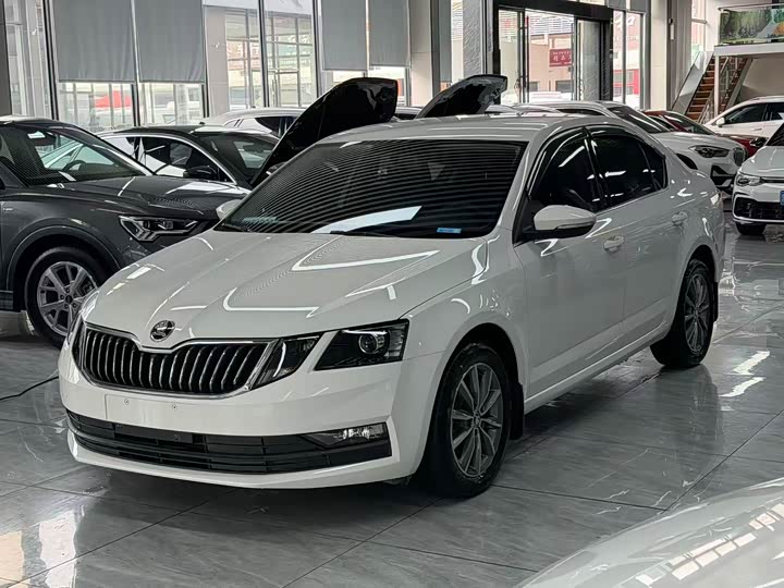 Photo 1 - Skoda Octavia Pro