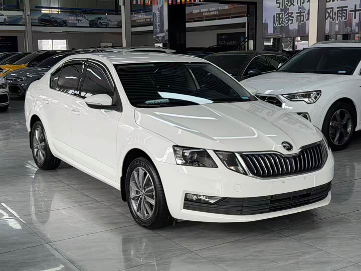 Photo 4 - Skoda Octavia Pro
