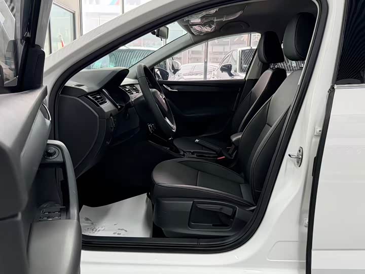 Photo 5 - Skoda Octavia Pro