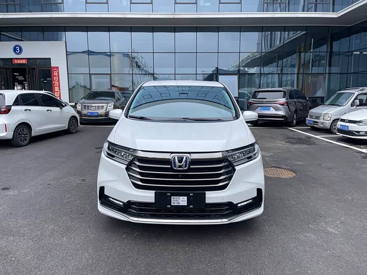 Photo 2 - Honda Odyssey