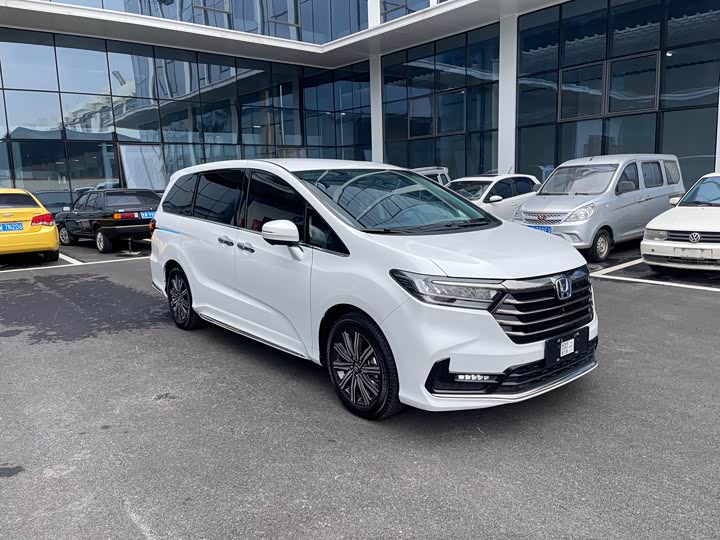 Photo 3 - Honda Odyssey