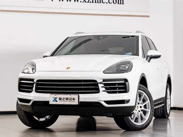 Photo 2 - Porsche Cayenne