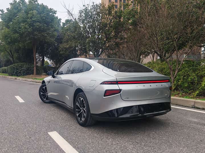 Фото 3 - XPeng P7