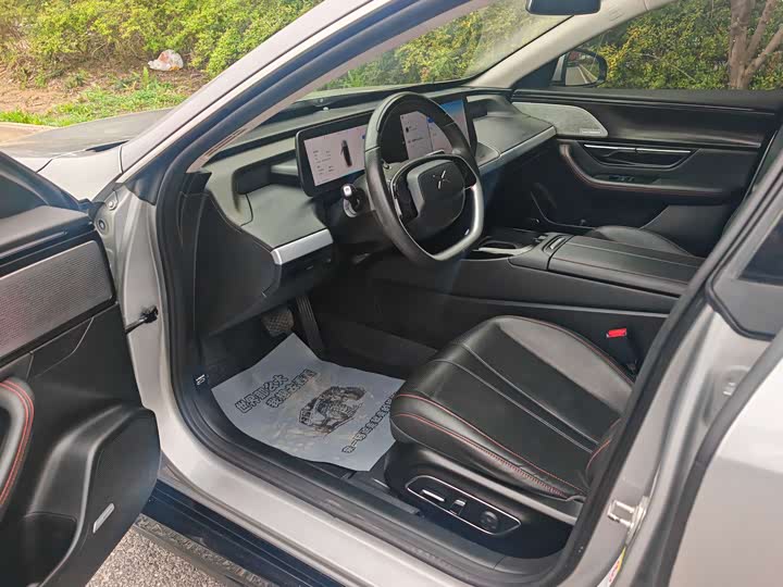 Фото 9 - XPeng P7