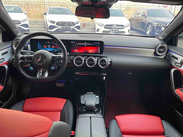 Фото 9 - Mercedes-Benz A-Class AMG