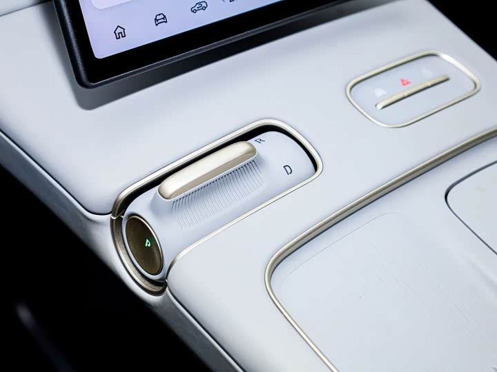 Фото 9 - Nio ES8