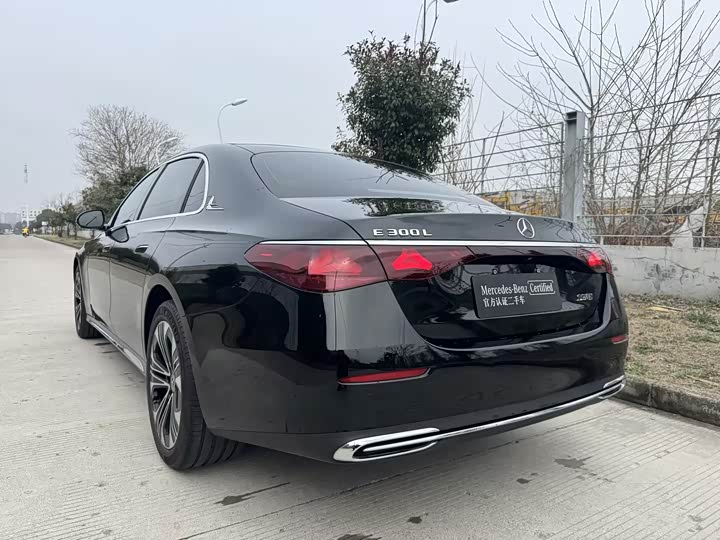 Фото 9 - Mercedes-Benz E-Class