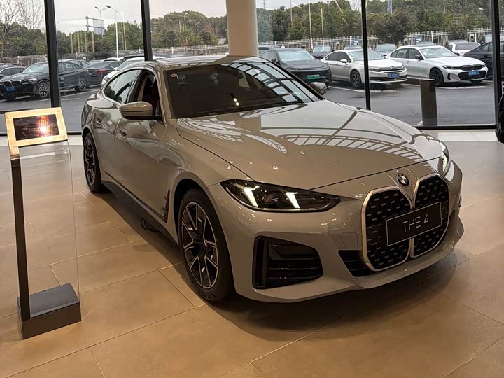 Photo 2 - BMW 4 Series