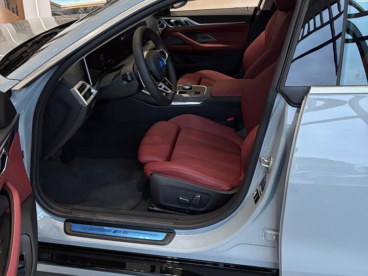 Photo 4 - BMW 4 Series