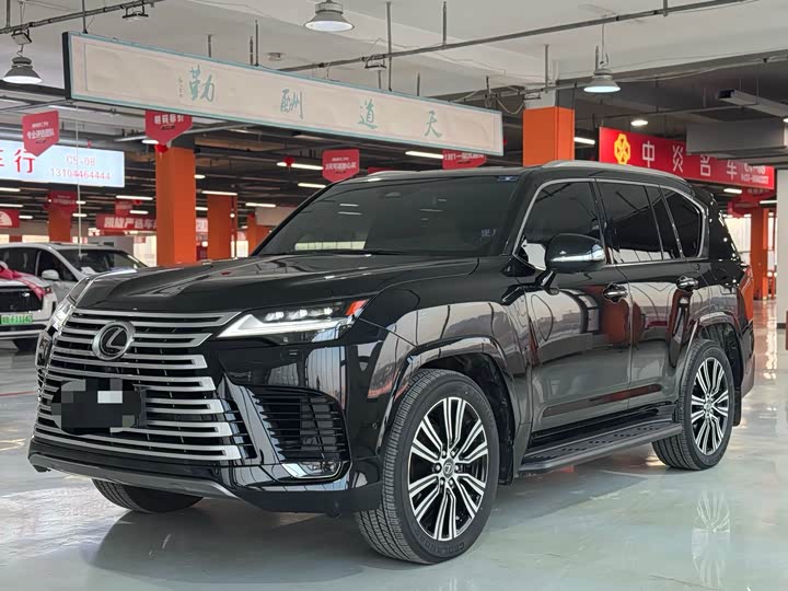 Фото 1 - Lexus LX