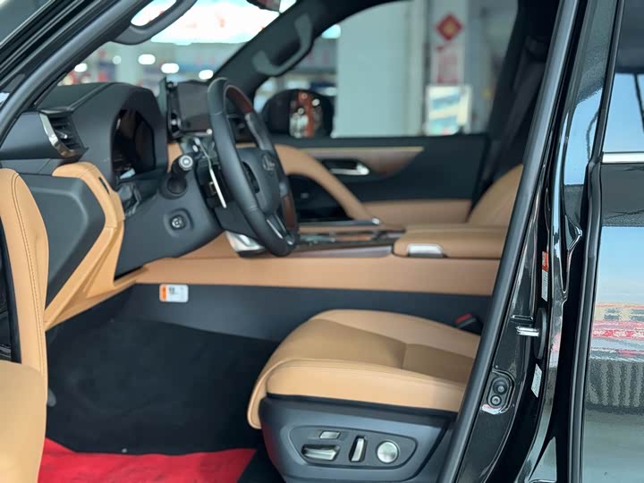 Фото 5 - Lexus LX