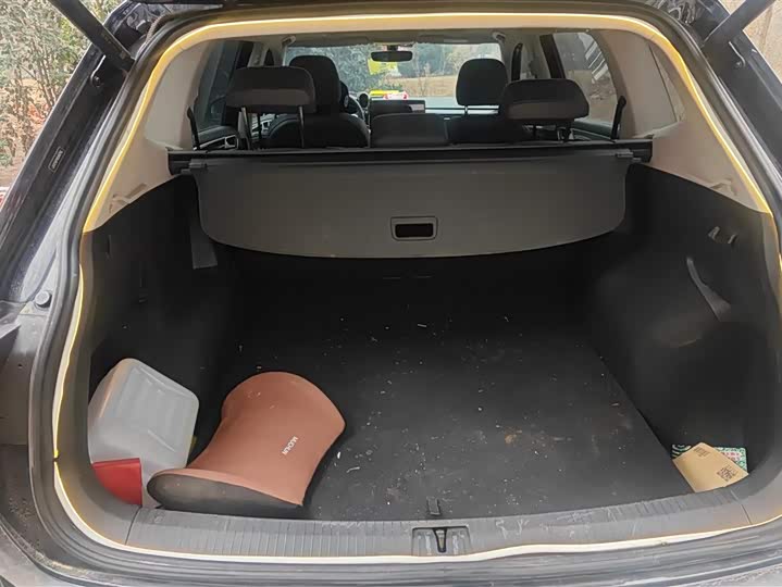 Фото 4 - Volkswagen Tiguan L Pro