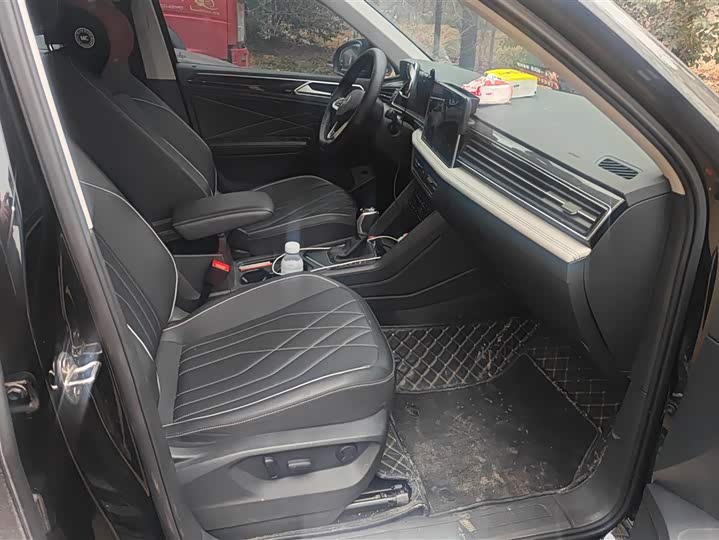 Фото 8 - Volkswagen Tiguan L Pro