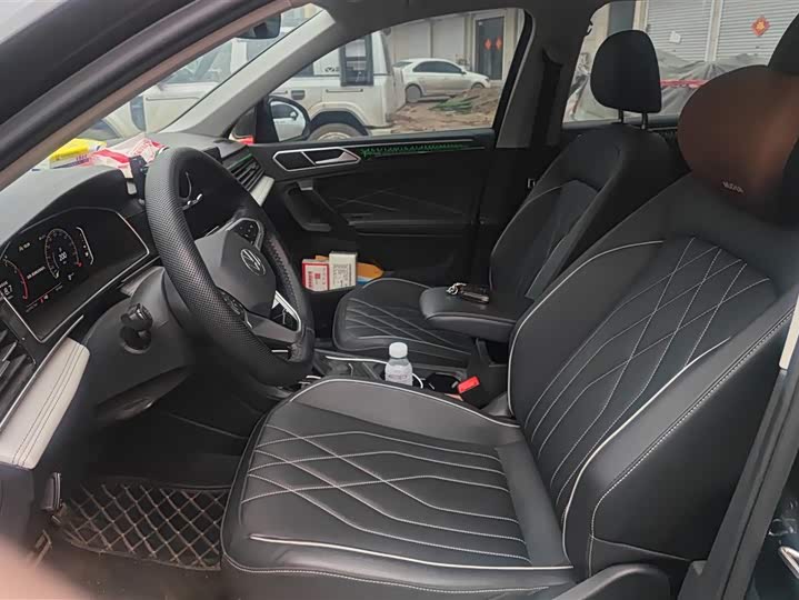 Фото 9 - Volkswagen Tiguan L Pro