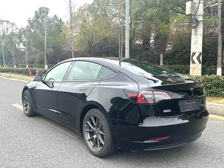 Photo 7 - Tesla Model 3