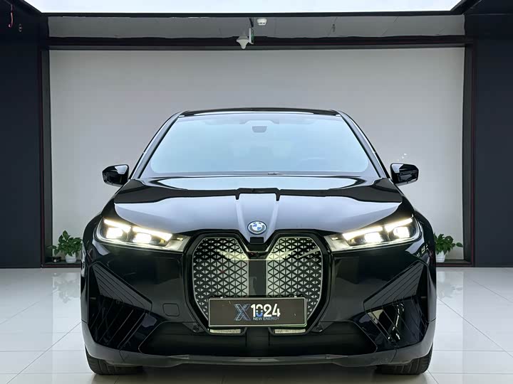 Фото 2 - BMW iX