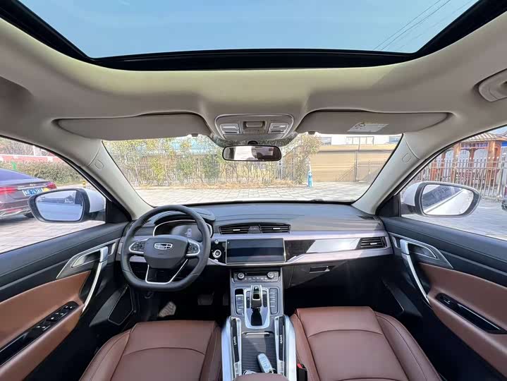 Фото 7 - Geely Atlas