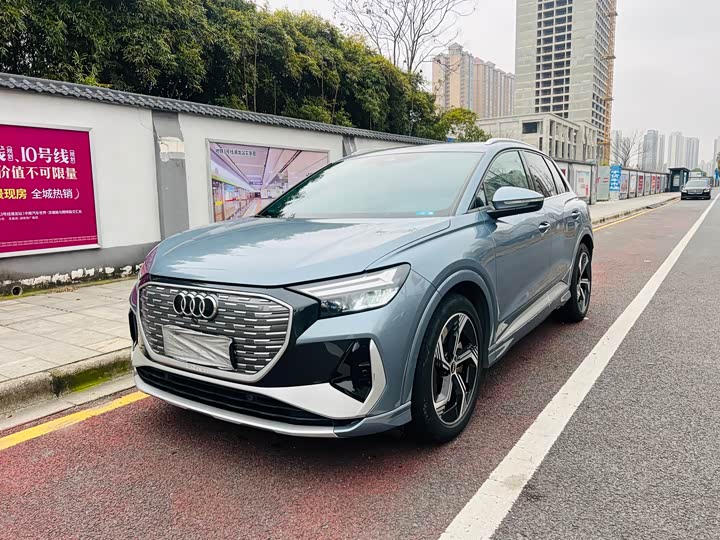 Фото 1 - Audi Q4 e-tron