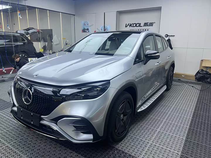 Photo 1 - Mercedes-Benz EQE SUV