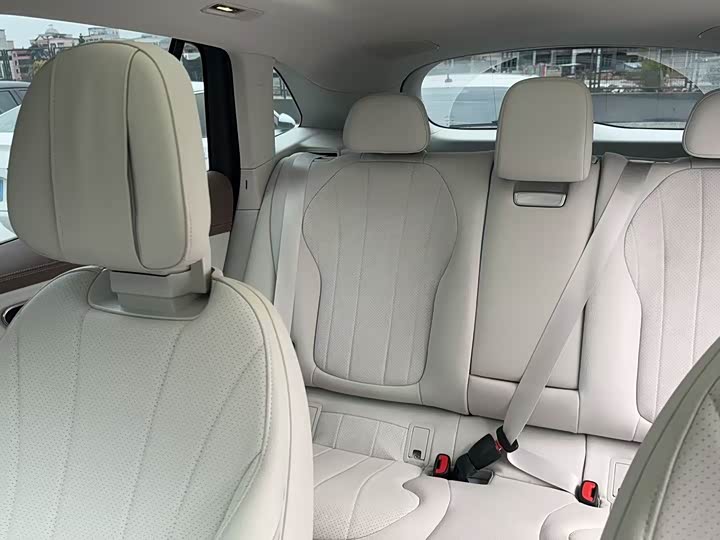 Photo 7 - Mercedes-Benz EQE SUV