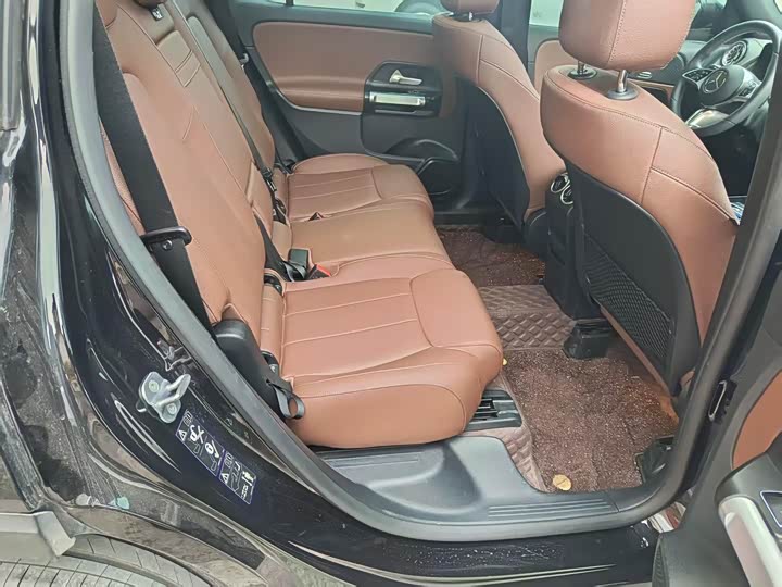 Фото 9 - Mercedes-Benz GLB-Class