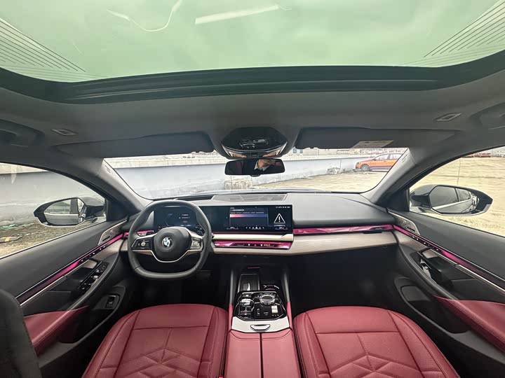 Photo 5 - BMW 5 Series