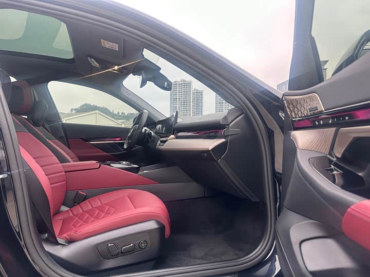 Photo 6 - BMW 5 Series