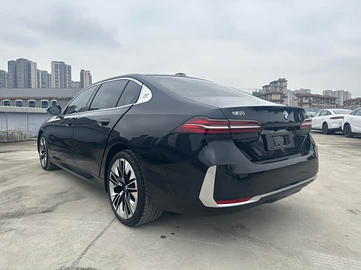 Photo 9 - BMW 5 Series