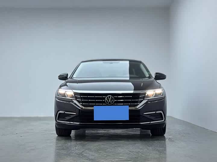 Фото 2 - Volkswagen Passat