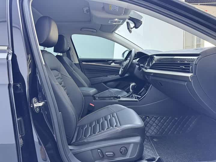 Фото 7 - Volkswagen Passat