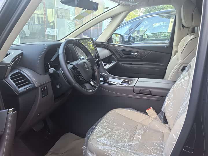 Photo 2 - Toyota Vellfire