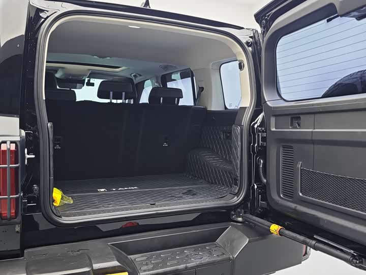 Фото 7 - Tank 300