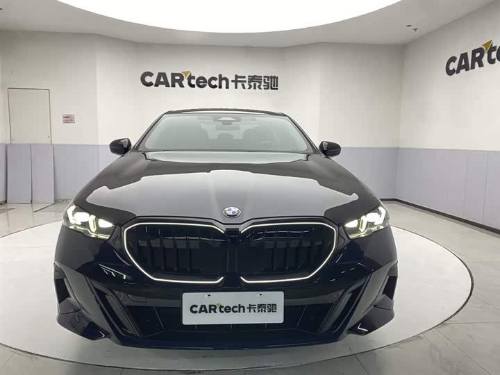 Фото 3 - BMW 5 Series