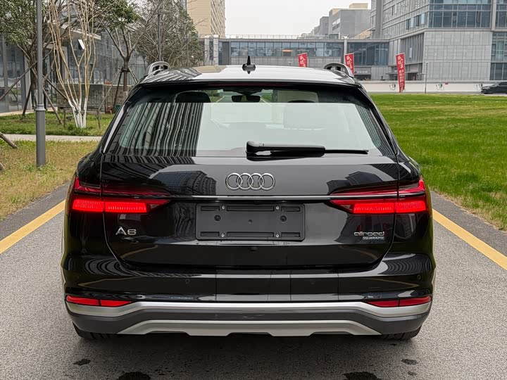 Фото 4 - Audi A6