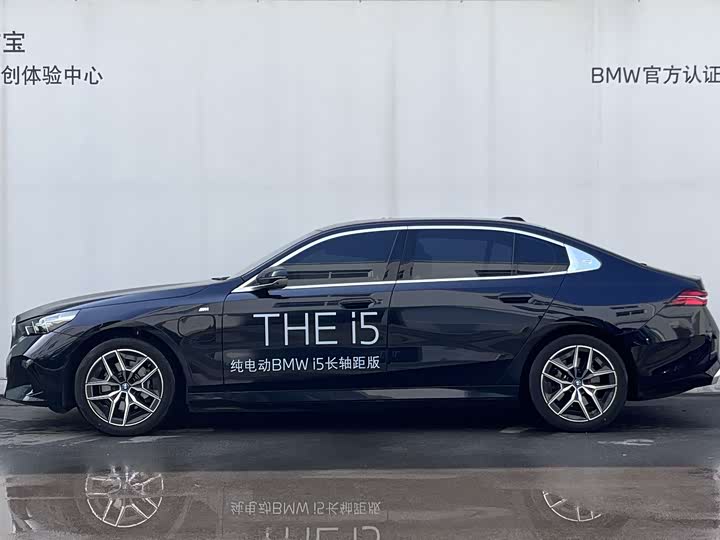 Фото 3 - BMW i5